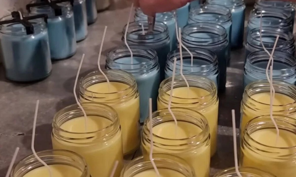 How to Make Outdoor Candles at Home